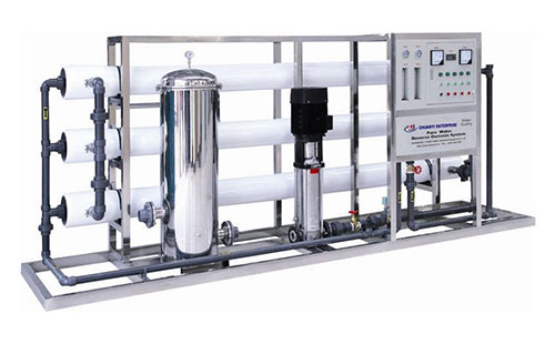 山東威海某汽車企業(yè)采購反滲透設(shè)備(圖) 山東威海某汽車企業(yè)采購反滲透設(shè)備(圖)